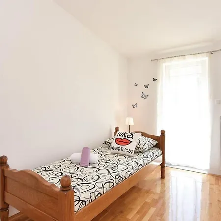 Five Bedroom Vila Trilj