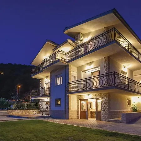 Five Bedroom Trilj